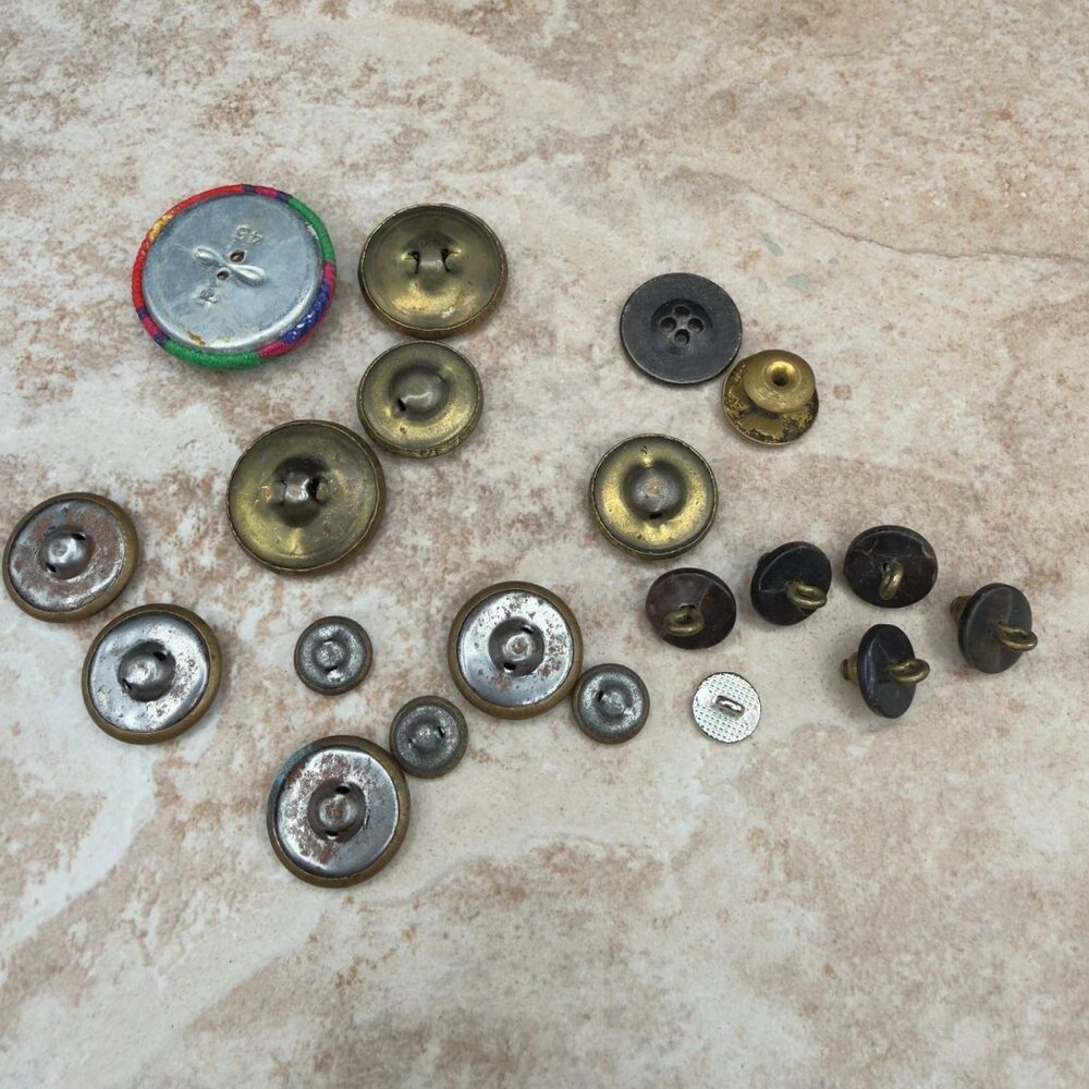 Vintage Mixed Button Lot Fabric Covered Metal Plastic Sewing Craft Variety - Picture 8 of 11
